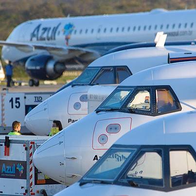 Azul vai acabar com os voos de Confins para o Galeão e amplia operações no Santos Dumont