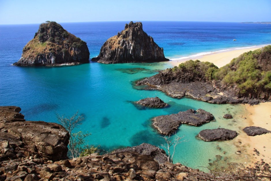 Baía de Sancho é eleita a melhor praia do mundo. Veja lista das 25 mais belas do Brasil