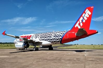 Avião TAM A319