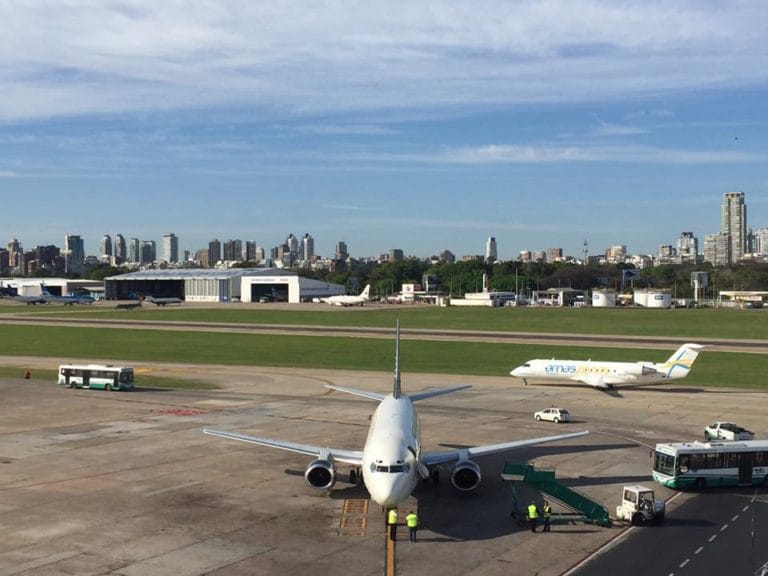 Azul entra com pedido para criar companhia com bandeira do Uruguai