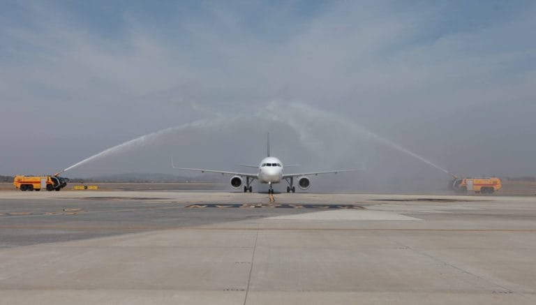 Festa em Confins na chegada do primeiro voo da Avianca Brasil