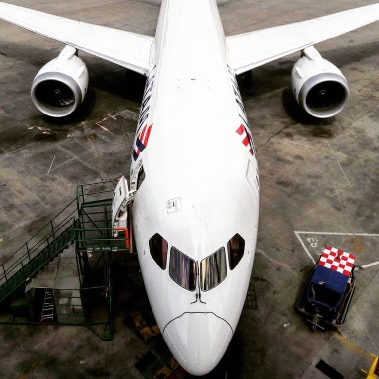 Passagens promocionais na classe executiva para Santiago, Montevidéu e Buenos Aires