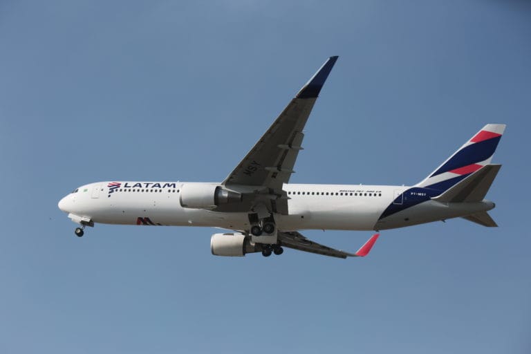 LATAM suspende voos em Bauru e Jaguaruna por ausência de bombeiros nos aeroportos das duas cidades