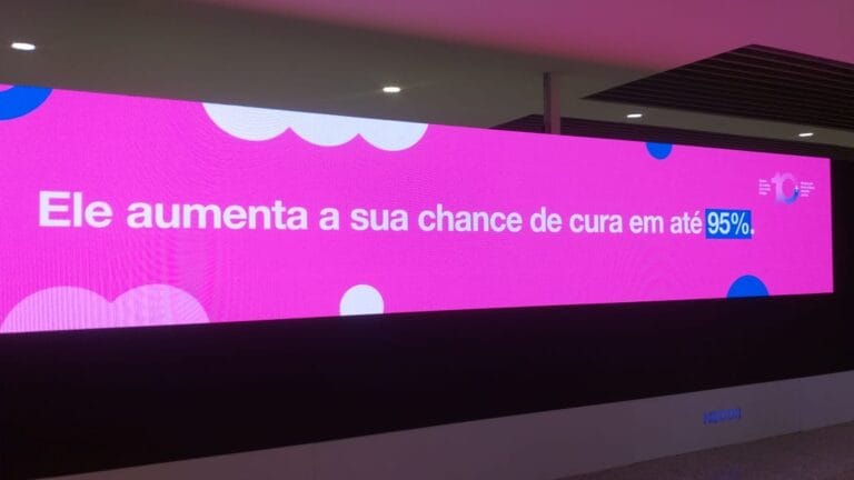 Azul faz campanha em homenagem ao Outubro Rosa