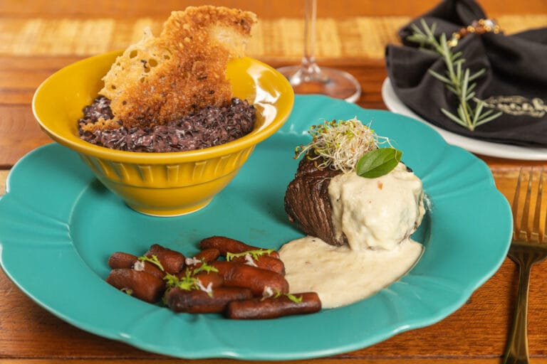 Restaurante Vivaah tem gastronomia diferenciada e cerveja artesanal em Campos do Jordão (SP)