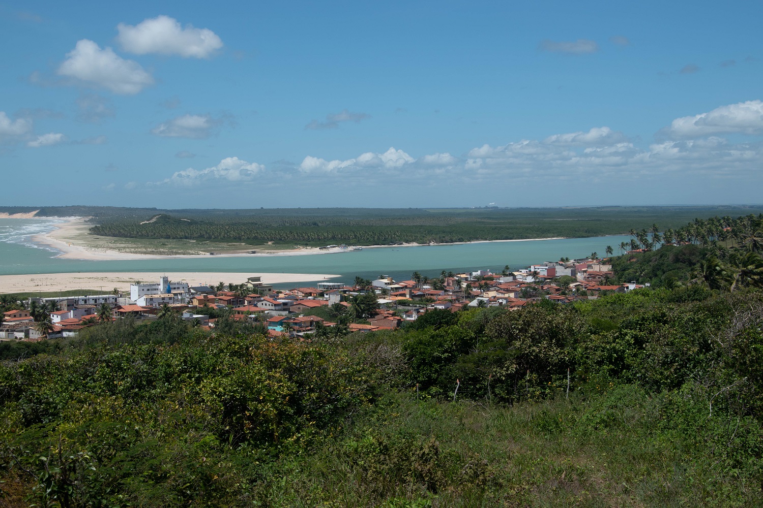 Praias do Caribe brasileiro e gastronomia em Barra do Cunhaú