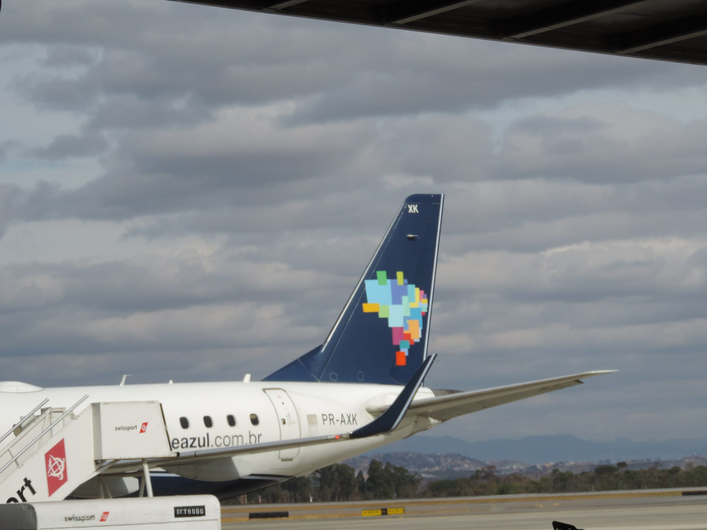 Saiba como viajar de avião de Curitiba para São Paulo com desconto de ...