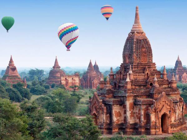 Myanmar volta a receber turistas estrangeiros