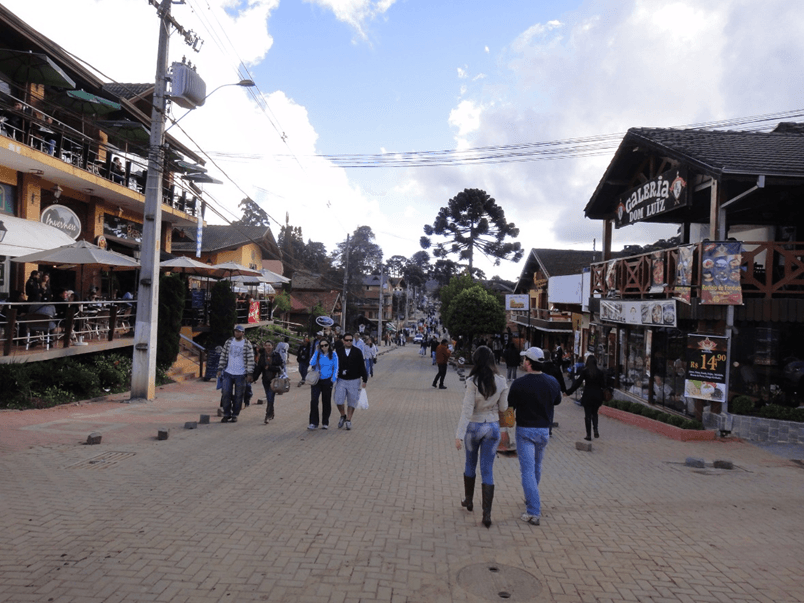 Frio atrai turistas para a Serra da Mantiqueira, no Sul de Minas Gerais