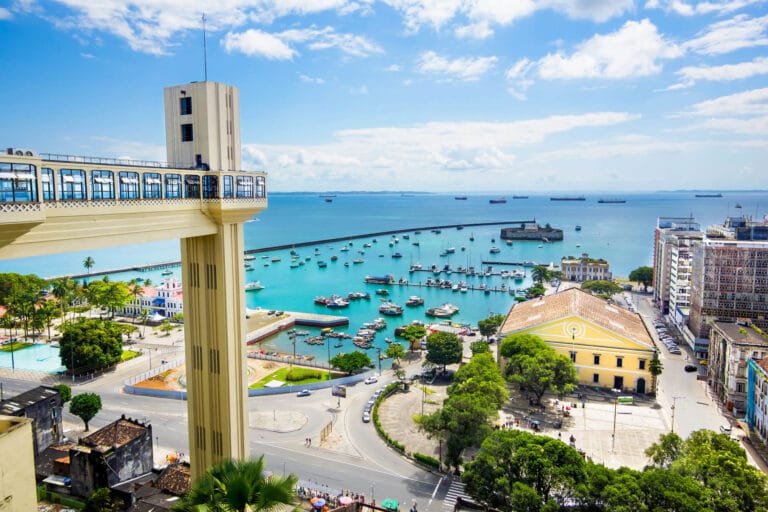 Ofertas de voos ida e volta de Belo Horizonte a Salvador por R$ 625