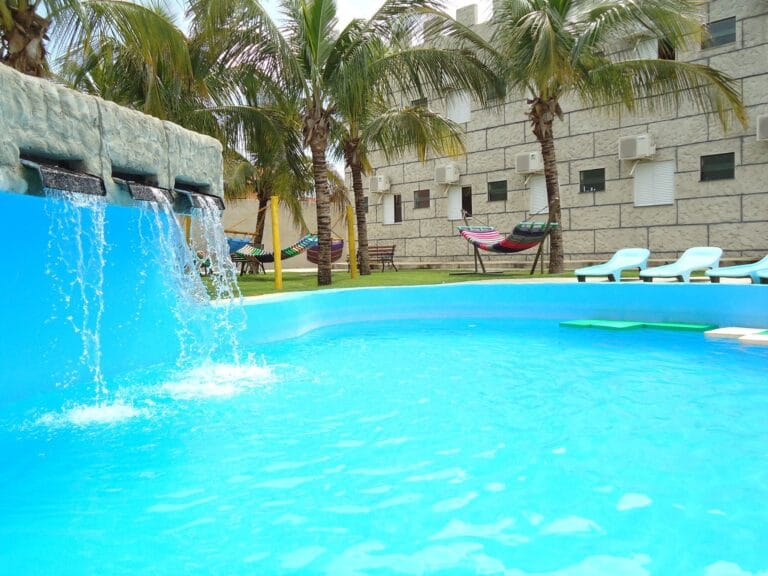 Summit Park Hotel é opção de hospedagem ao lado do Castelo Park Aquático