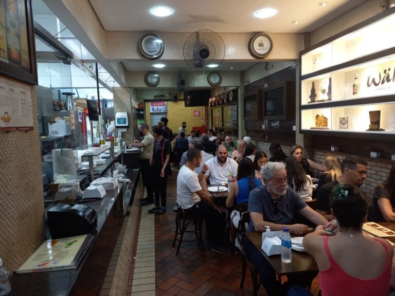 Mercado Central de BH tem estabelecimentos de sucesso como Casa Cheia e Praça do Abacaxi