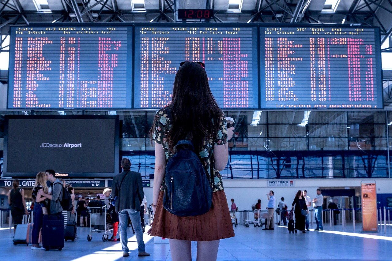MaxMilhas comemora 10 milhões de viagens com cupons de descontos para passagens e pacotes