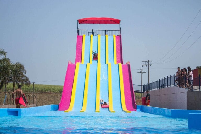 Mês de abril será repleto de promoções no Castelo Park Aquático