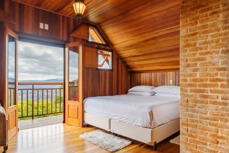 Monte Verde: Conheça duas pousadas com excelentes notas do Booking para se hospedar