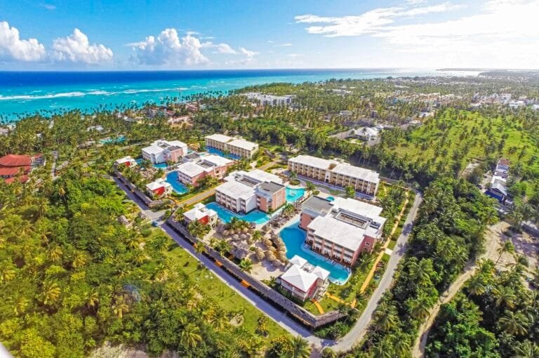 TRS Turquesa Hotel é destaque de luxo em hospedagem na Praia Bávaro em Punta Cana