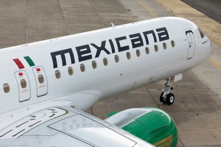 Mexicana recebe o 1º dos 20 jatos da Embraer da geração E2; veja fotos