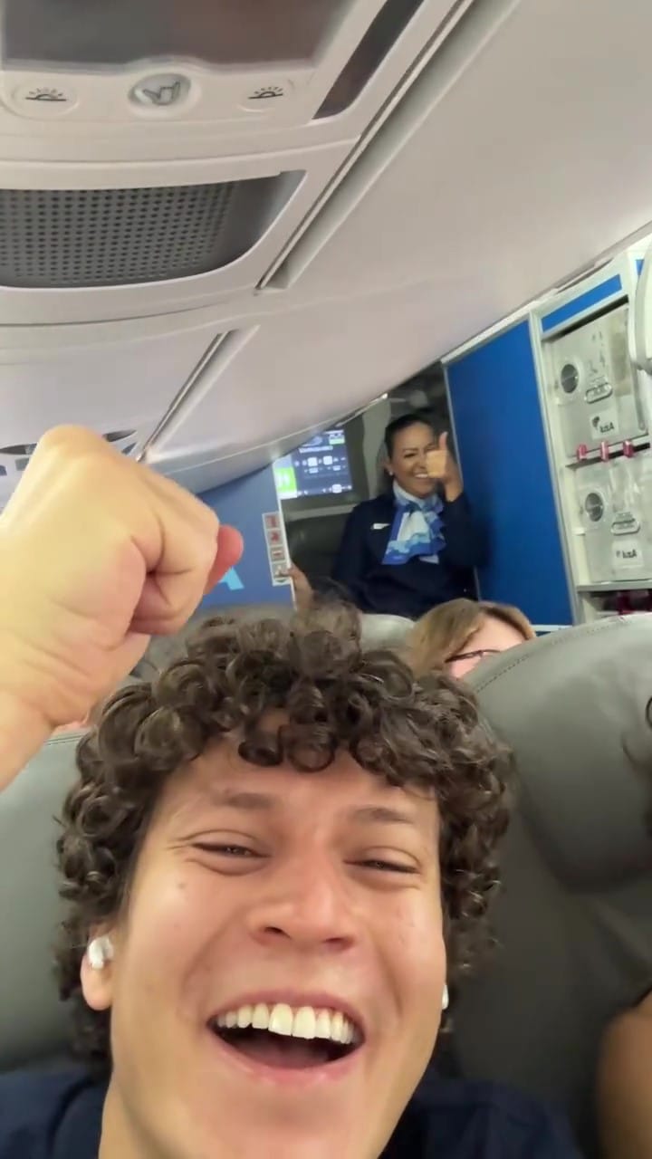 Alemão se encanta com sotaque “mineirês” de comissária da Azul