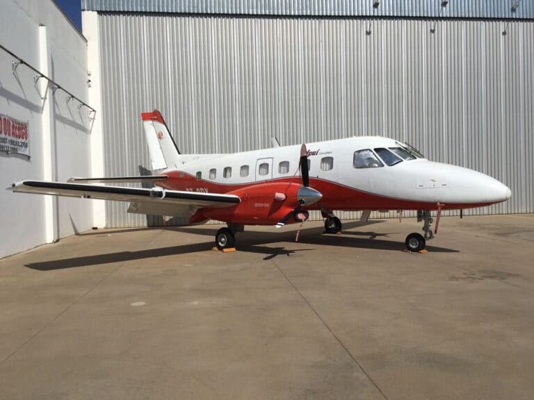 1º avião comercial produzido pela Embraer é usado em voos regionais no Amazonas